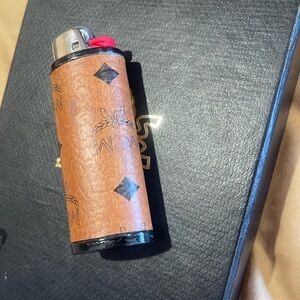MCM LIGHTER CASE